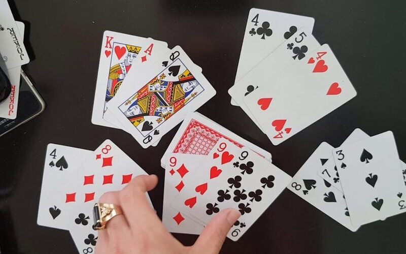 Quan sát kỹ lưỡng đối thủ để đưa ra lựa chọn 